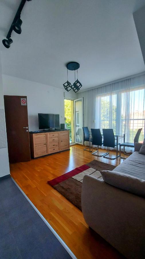 Apartments Neo Novi Sad Bagian luar foto